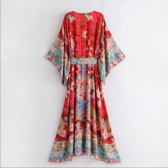 Dresses & Skirts - Boho gypsy wide sleeve red midi dress cover Up
